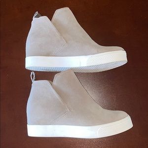 Women’s Wedge Sneakers Size 9.5